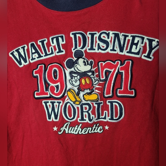 Walt Disney world embroidered t shirt- Unisex- Size medium- Disney parks - Picture 3 of 4